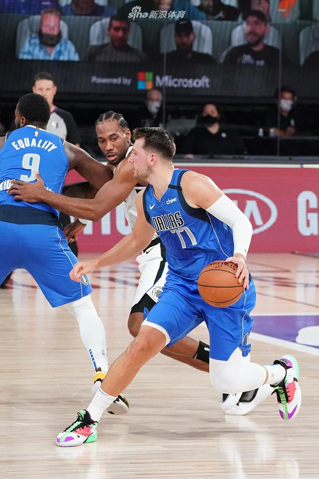 一种新型教 一种新型教